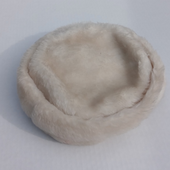 VINTAGE FAUX FUR HAT - Picture 4 of 4